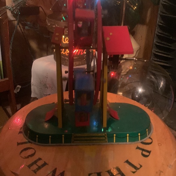 Vintage Tin Ferris wheel Toy - Picture 5 of 9